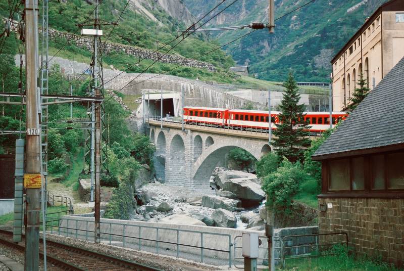 04-27 - 12-06-06 - Goeschenen.jpg