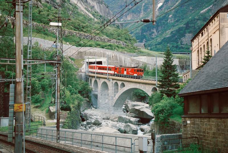 04-28 - 12-06-06 - Goeschenen.jpg