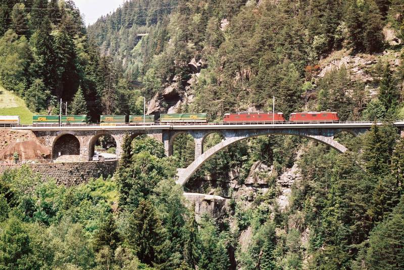 05-19 - 13-06-06 - Mittlere Meienreussbruecke.jpg