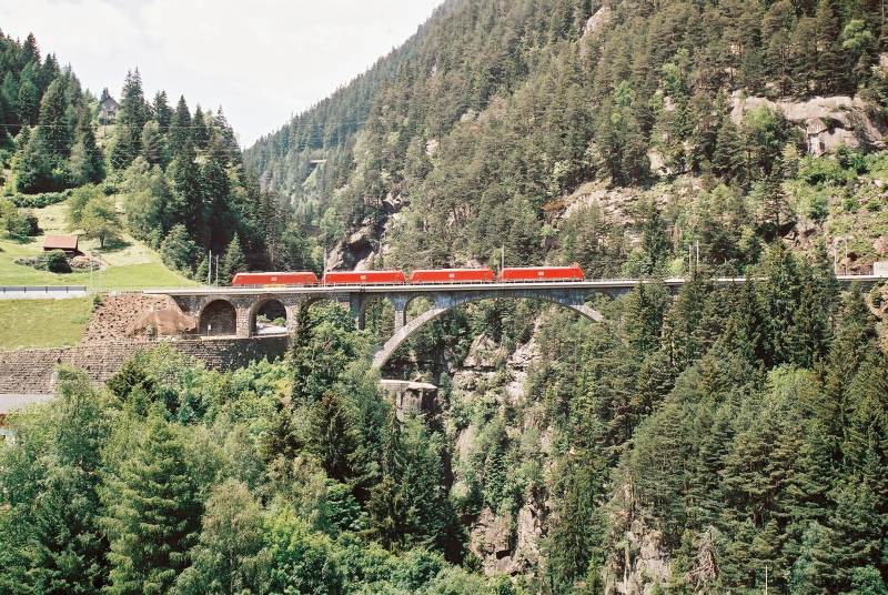 05-21 - 13-06-06 - Mittlere Meienreussbruecke.jpg