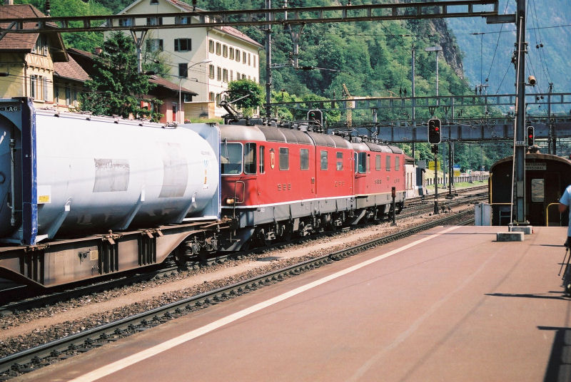 08-36 - 15-06-06 - Erstfeld.jpg