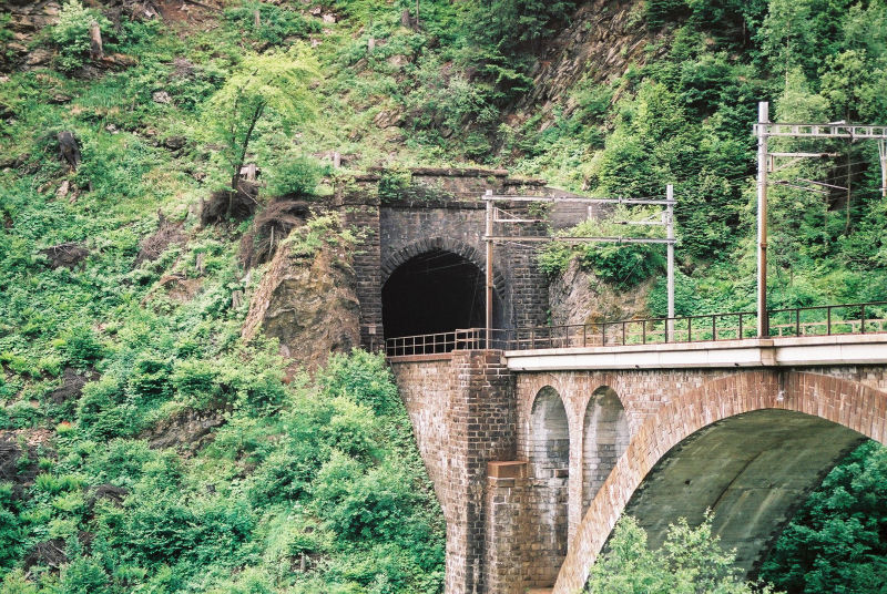 09-32 - 16-06-06 - Tessinbruecke.jpg
